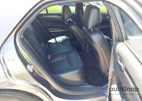 2017 Chrysler 300C Awd z USA, uszkodzony, nr VIN 2C3CCAKG7HH637483